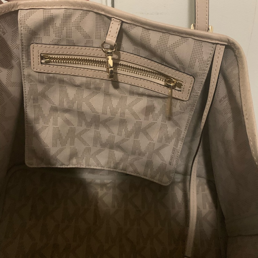 Michael Kors Purse - Picture 4 of 4
